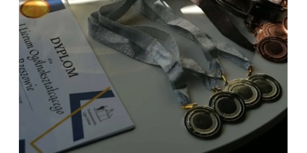 3.  miejsce drużyny II LO w Podkarpackiej Lidze Debat!